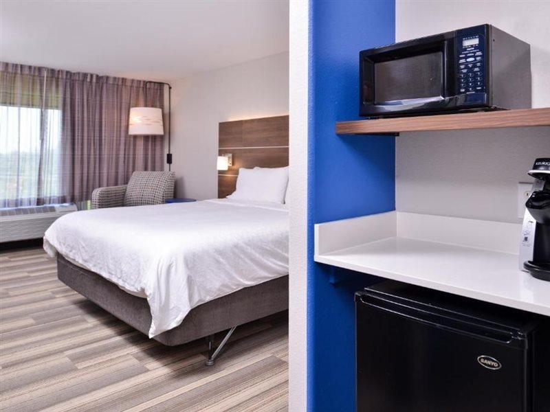 Holiday Inn Express Hotel & Suites Elgin By Ihg Exterior photo