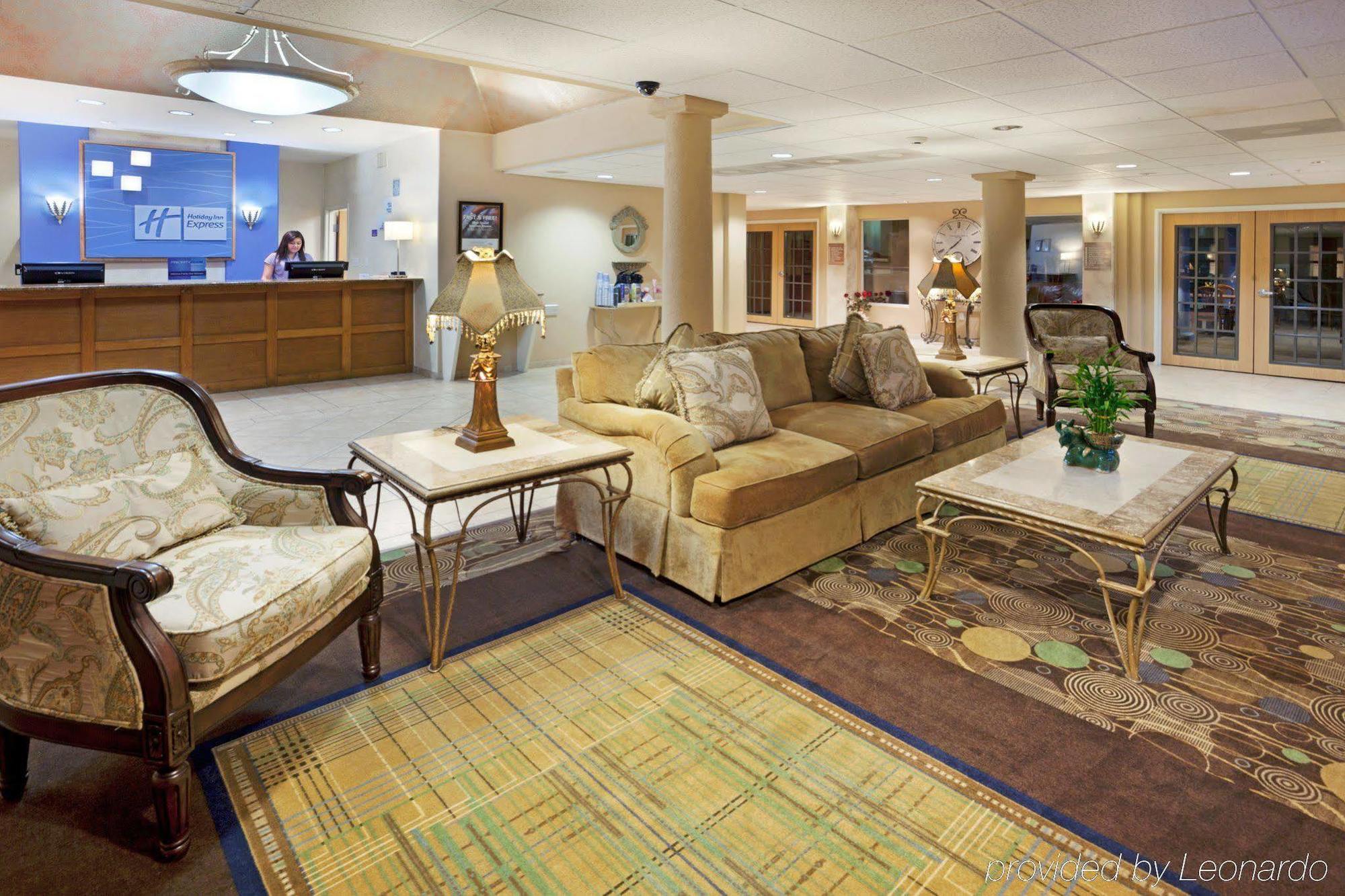 Holiday Inn Express Hotel & Suites Elgin By Ihg Interior photo